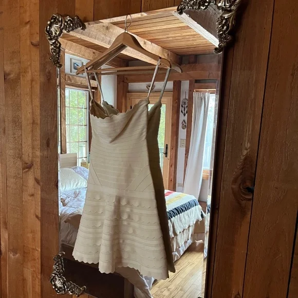 Herve Leger A-Line Phoebe Scalloped Dress - Picture 2 of 12